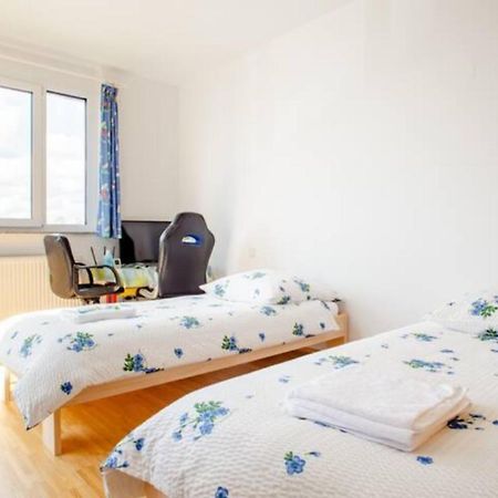Beautiful Room With Balcony Direction To Messe Hanovra Exterior foto