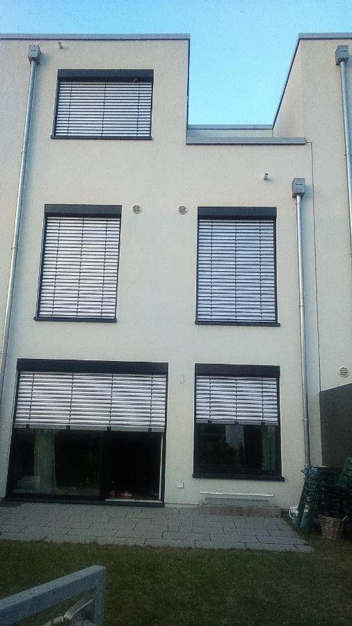 Beautiful Room With Balcony Direction To Messe Hanovra Exterior foto