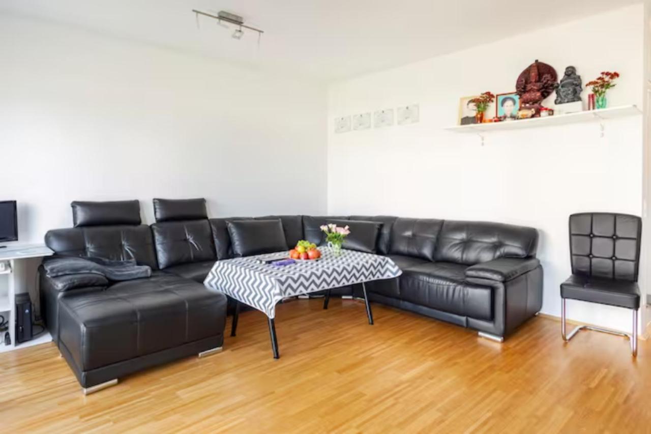 Beautiful Room With Balcony Direction To Messe Hanovra Exterior foto